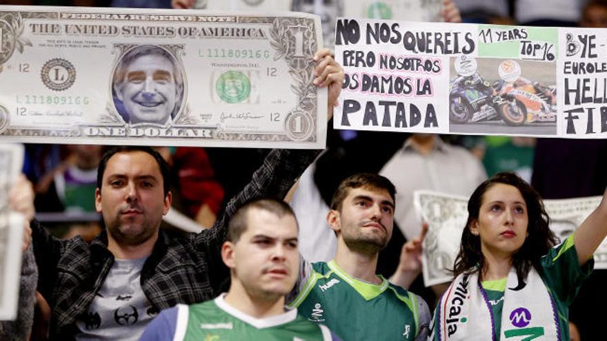 Aficionados del Unicaja protestan por la nueva Euroliga