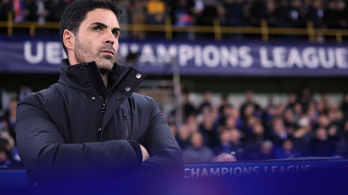 Míkel Arteta disputando el encuentreo de Champions entre el Arsenal y Brujas