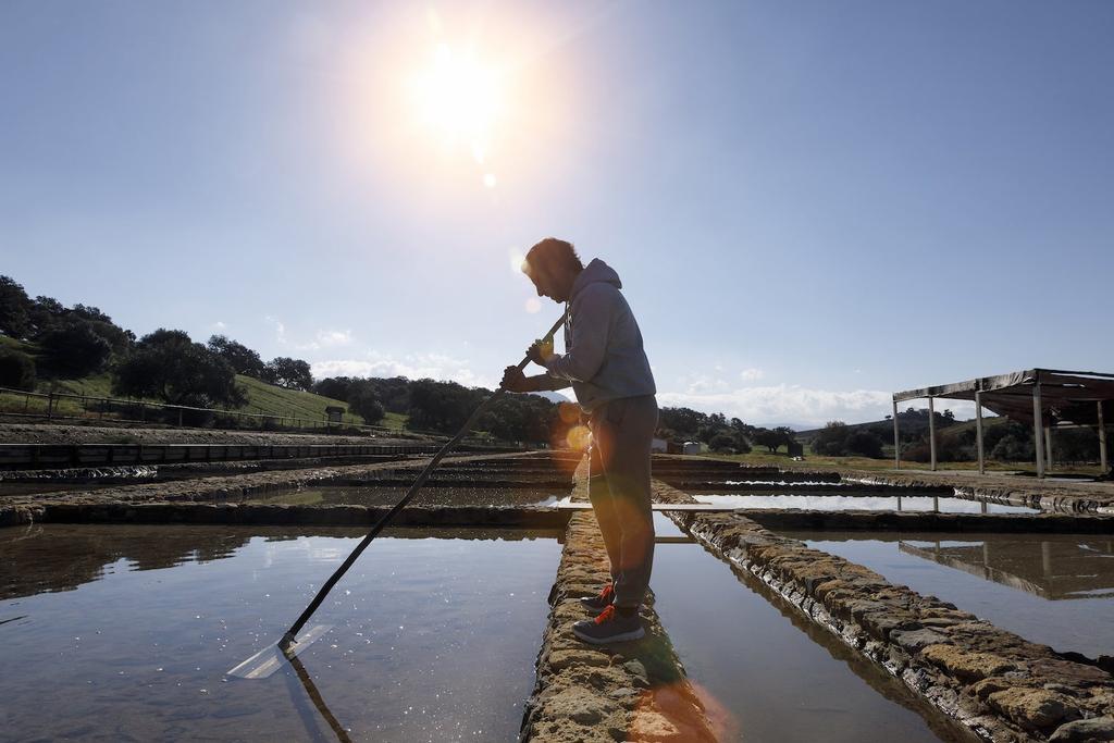 Salinas romanas de Iptuci, muy cerca de la blanca villa de Prado del Rey.
