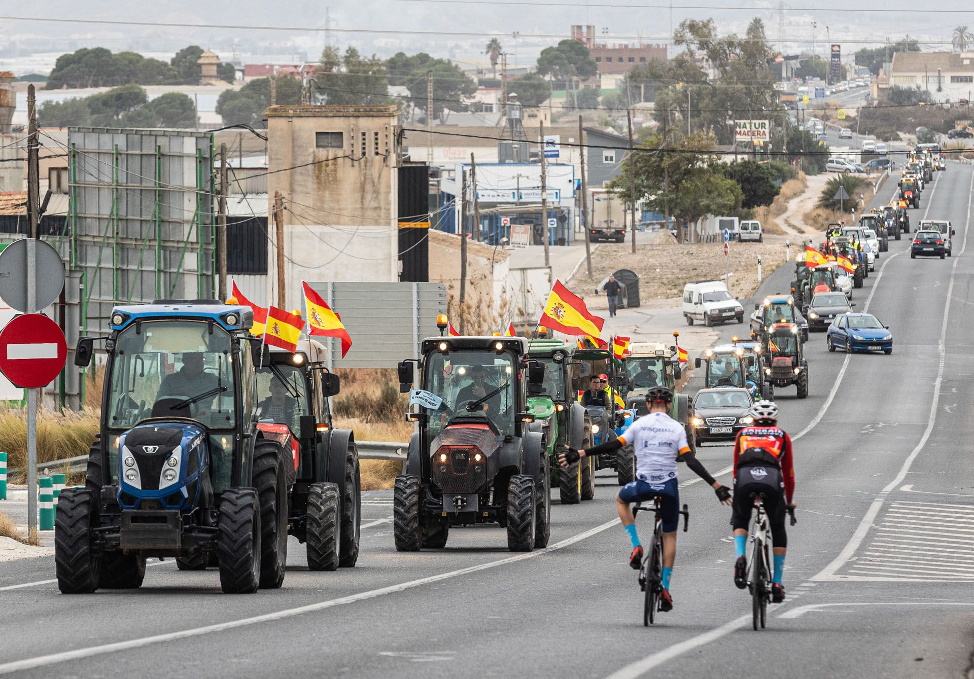 Tractorada en Crevillent y Elche