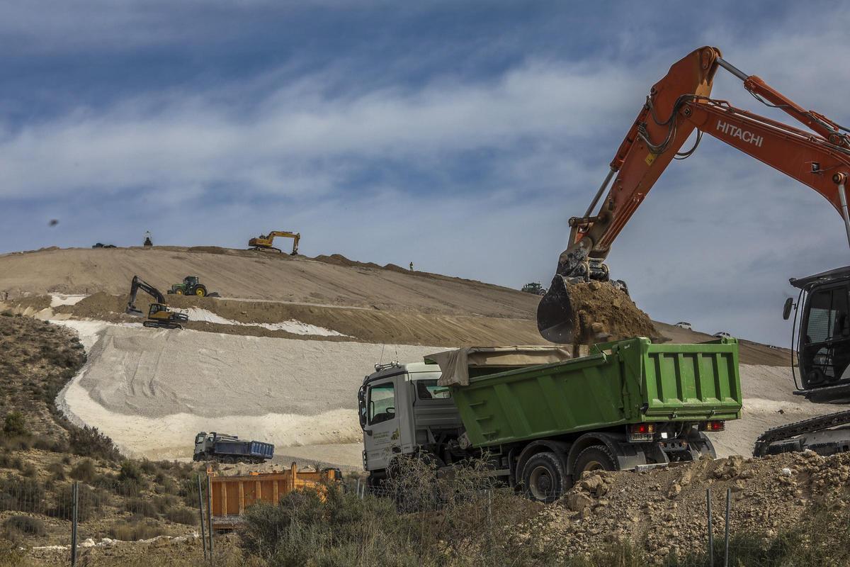 LAS OBRAS EN EL VERTEDERO DEL PUNTAL DEL BÚHO