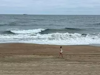 El servicio de salvamento de Castrillón se despliega por las siete playas del concejo con 31 de los 38 socorristas previstos