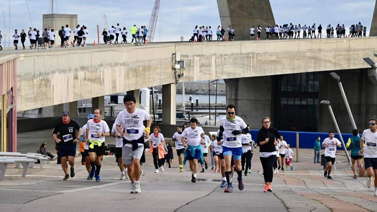 Barcelona corre contra el cáncer en el Fòrum.