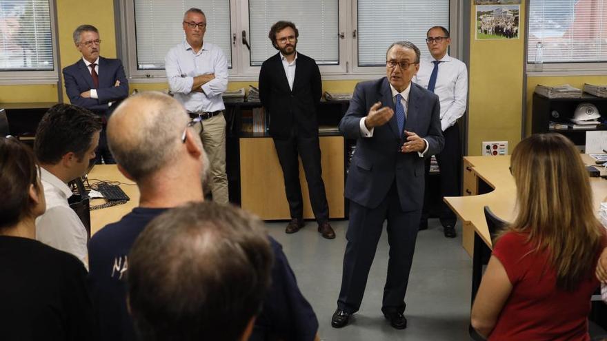 Javier Moll, presidente de Prensa Ibérica, anunciando los nombramientos hoy en Faro junto a Aitor Moll, Isidoro Nicieza, Juan Carlos Da Silva y Rogelio Garrido.