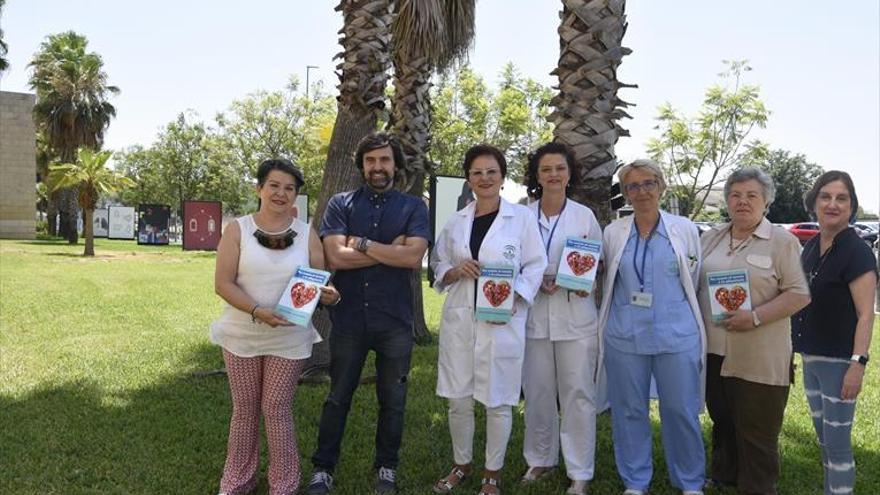 Enfermeras del Reina Sofía participan en una guía de hábitos cardiosaludables