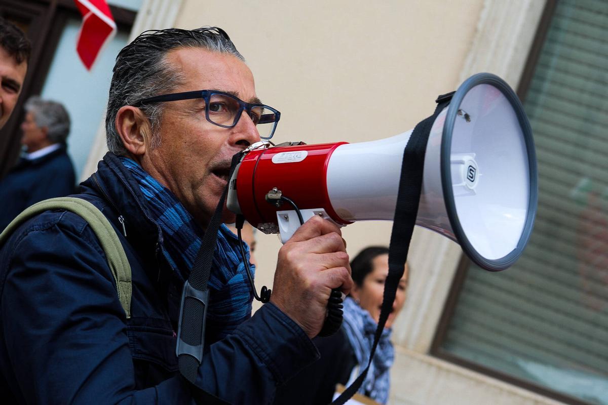 Ni molinos ni biogás: la oposición al nuevo mapa energético convoca a un millar de zamoranos en la capital