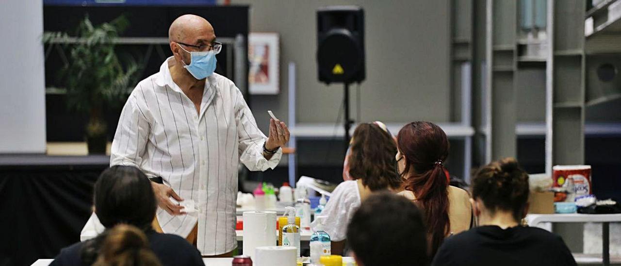 Foto de archivo del curso de verano de la UMH sobre maquillaje, caracterización y efectos especiales en el cine que se está impartiendo esta semana en el campus