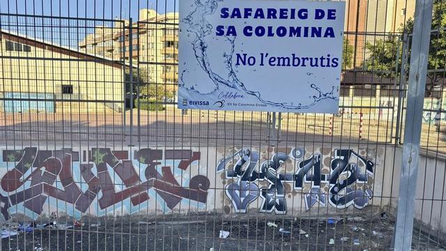 El «No l’embrutis», pura decoración en Sa Colomina | M. T. M.