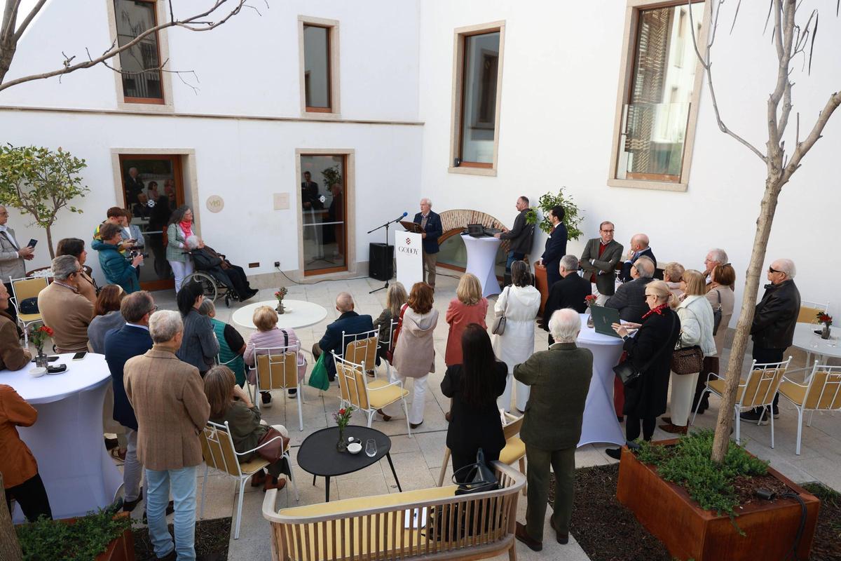 Acto de homenaje en el jardín del Hilton de Godoy, este jueves.