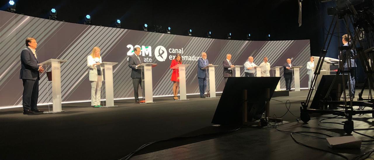 Los diez candidatos a la Junta que participaron ayer en el debate.