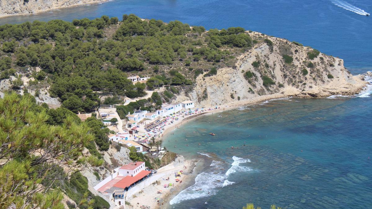 La playa de la Barraca de Xàbia y el pulmón verde del Portitxol