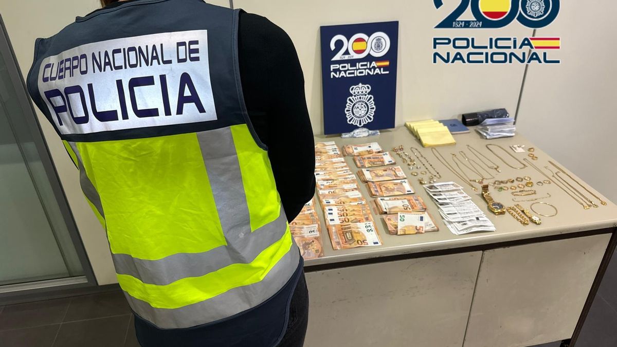 Efectos incautados a los detenidos en Torrevieja.