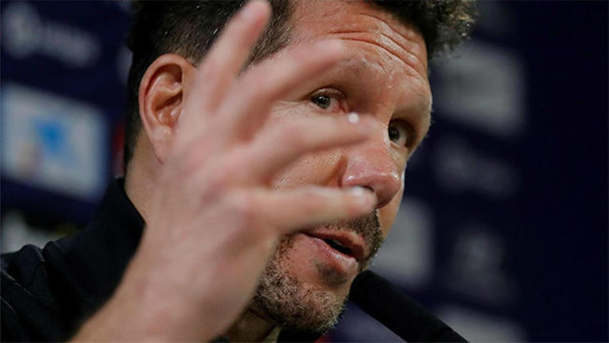 Simeone no quiere hablar sobre la posible llegada de Cavani