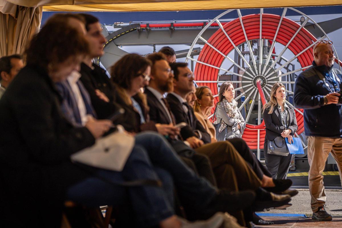 El Port de Barcelona estrena la conexión eléctrica de la terminal de ferris de Grimaldi