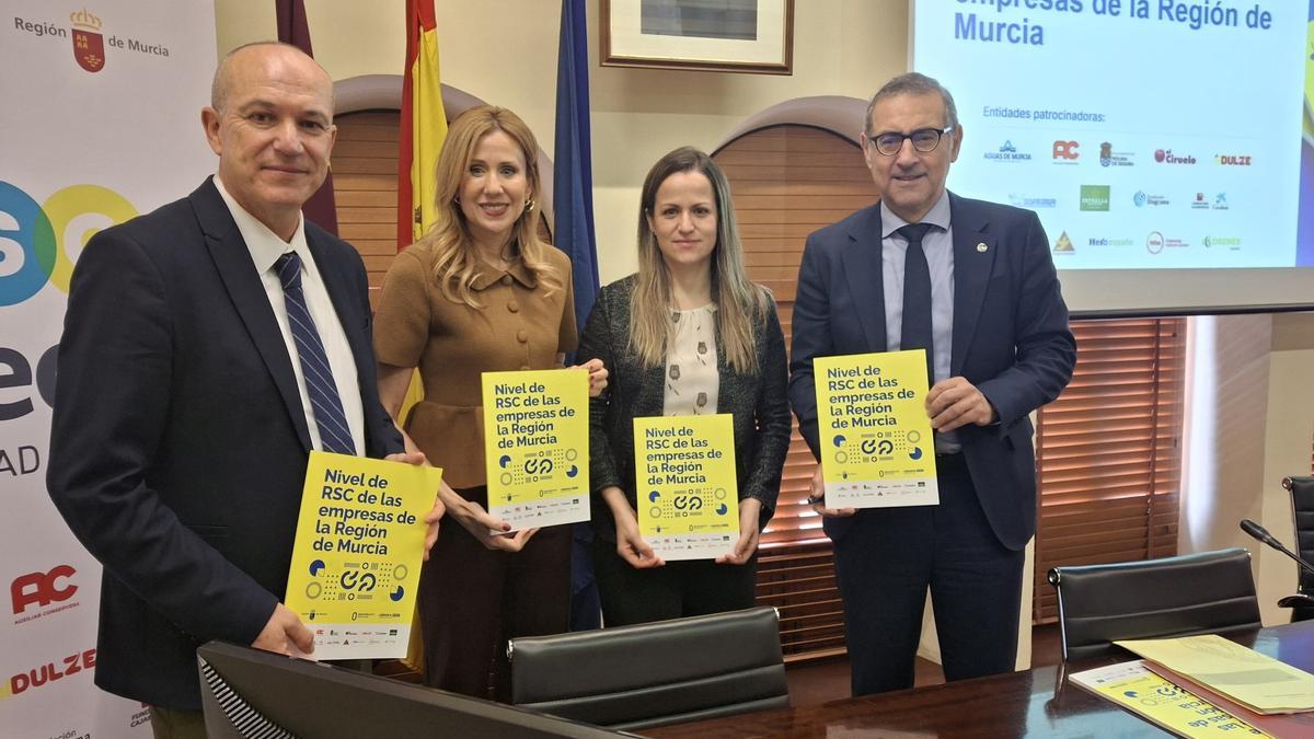 Longinos Marín, Marisa López Aragón, Carmen Alarcón y José Luján