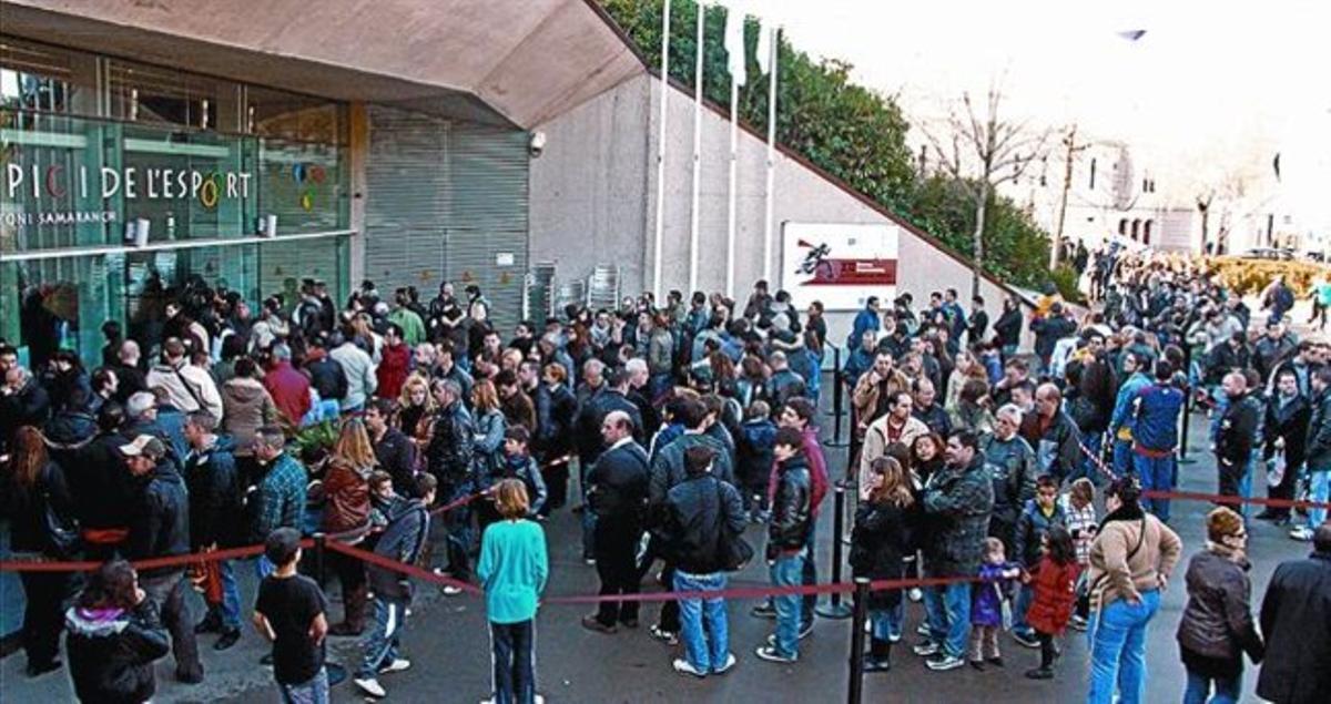 Multitud de visitants, ahir, a les portes del Museu Olímpic i de l’Esport Joan Antoni Samaranch. Multitud de visitants, ahir, a les portes del Museu Olímpic i de l’Esport Joan Antoni Samaranch.