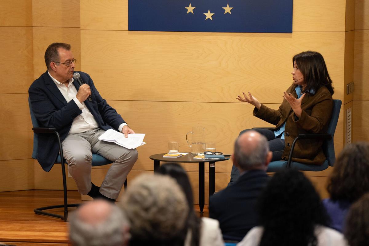 BARCELONA 27/02/2025 Sociedad. Afterwork de Albert Saez con Lina Galvez, presidenta de la comisión de derechos de las mujeres e igualdad de genero. Conseller de Union Europea y Acción Exterior Jaume Duch FOTO de ZOWY VOETEN