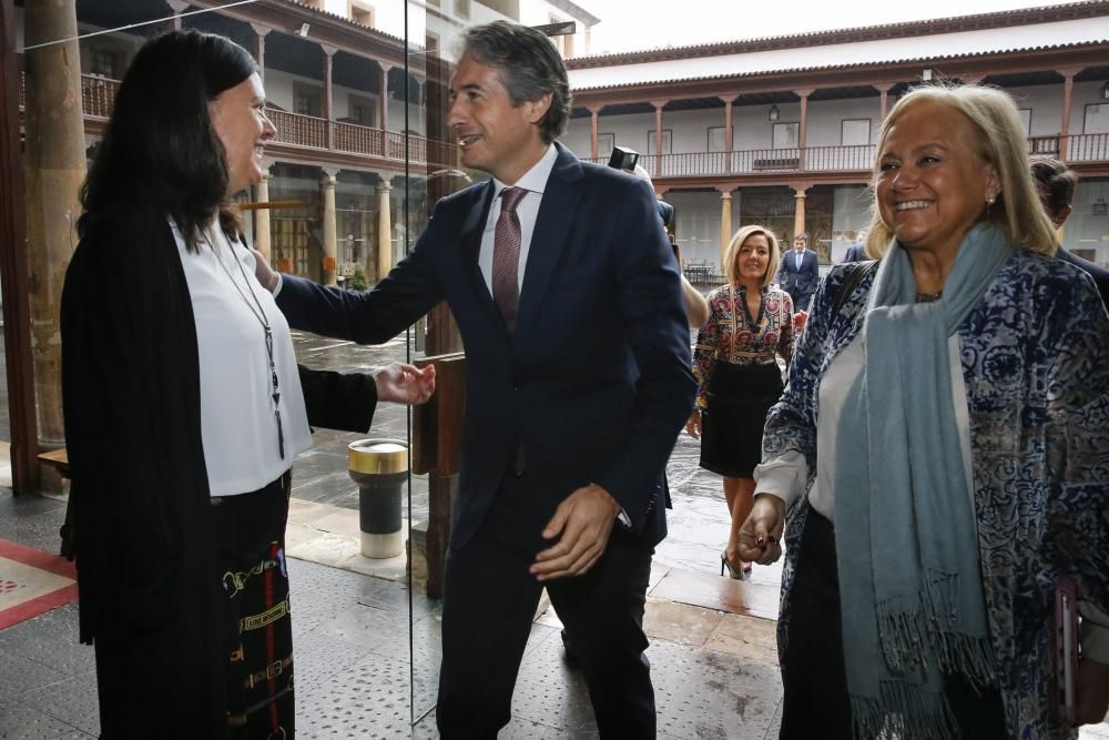 Íñigo de la Serna, Ministro de Fomento, analiza el "Presente y futuro de las infraestructuras en Asturias"