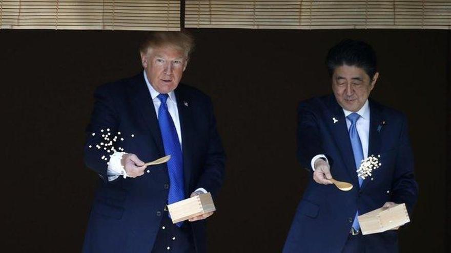 Trump busca atraer a Japón a su bando en la guerra comercial con China