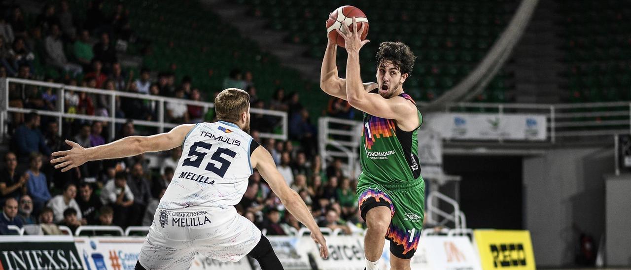 Pablo Rodrigo, en el partido ante el Melilla.