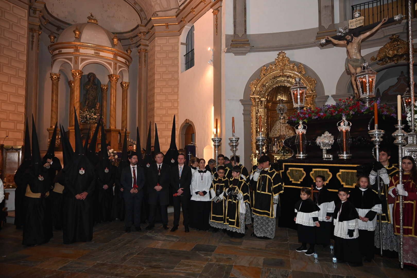 El Cristo del Amor y la Virgen de la Consolación en la iglesia de la Concepción este Jueves Santo.