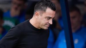 Xavi Hernández, técnico del Barça, durante el partido contra el Alavés en Montjuïc.