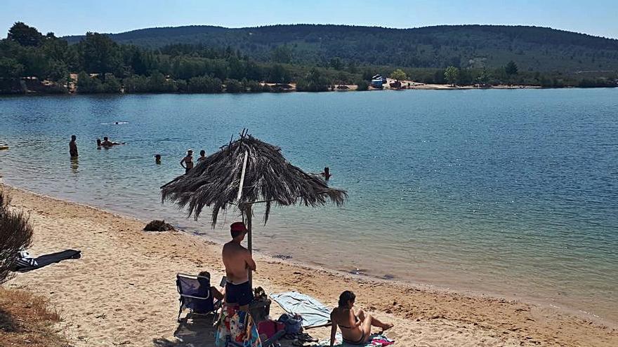 La playa de Cional se queda sin arena