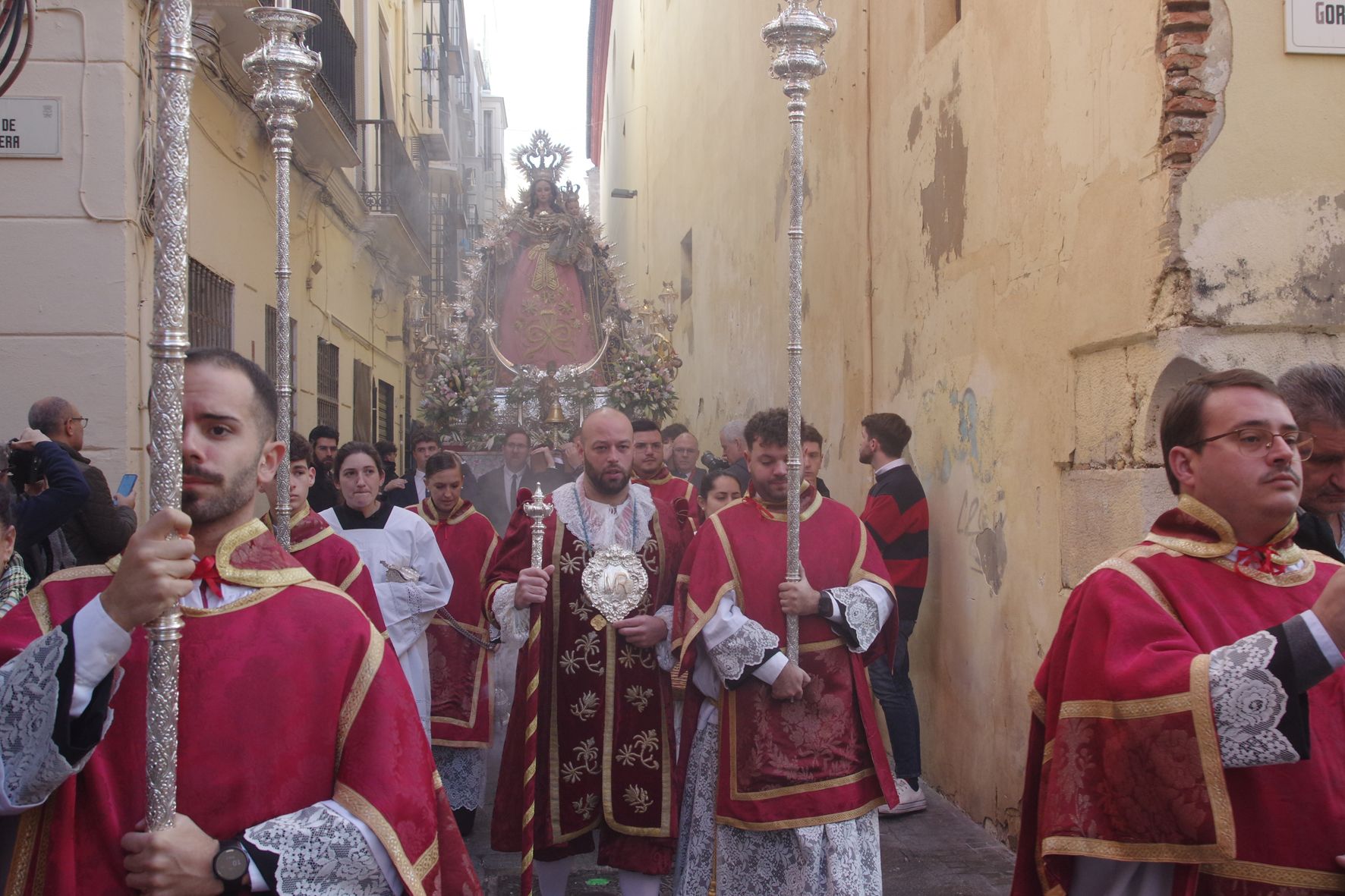 La Virgen de los Remedios inaugura con su rosario el Adviento en Málaga