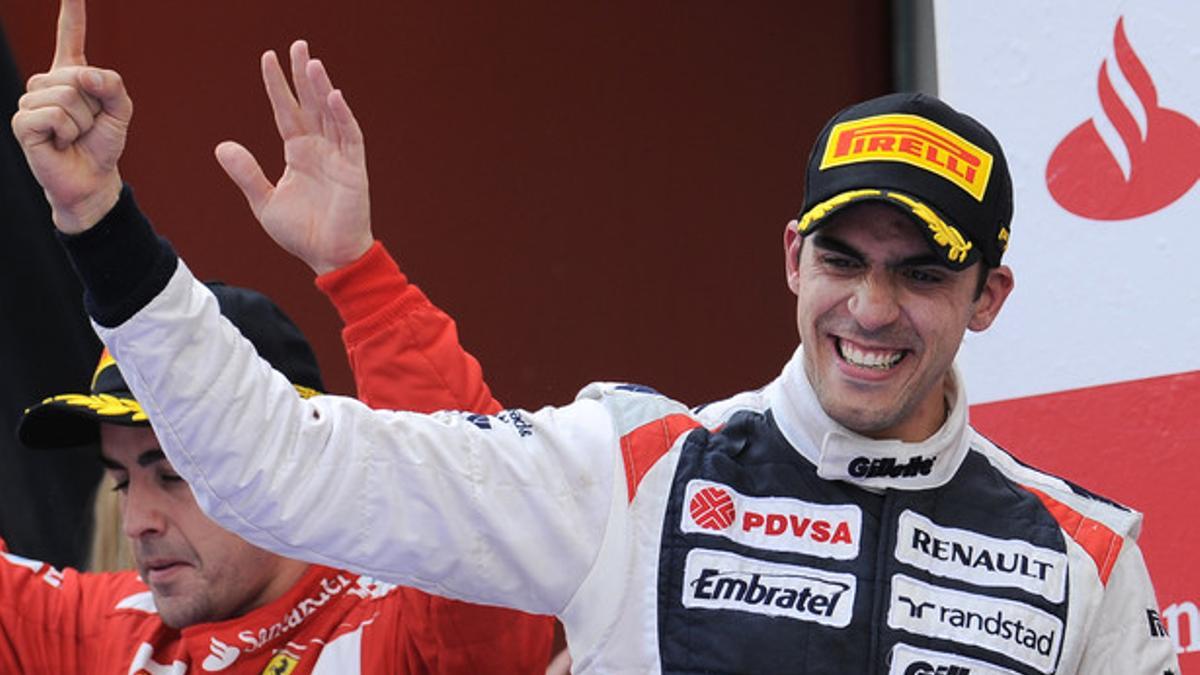 El venezolano Pastor Maldonado celebra la victoria en el GP de España de F-1
