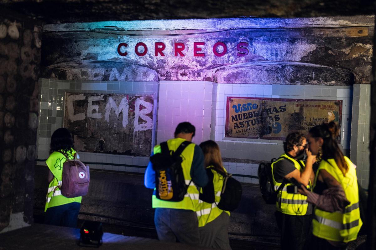 Visita a la estación de metro fantasma de Correos