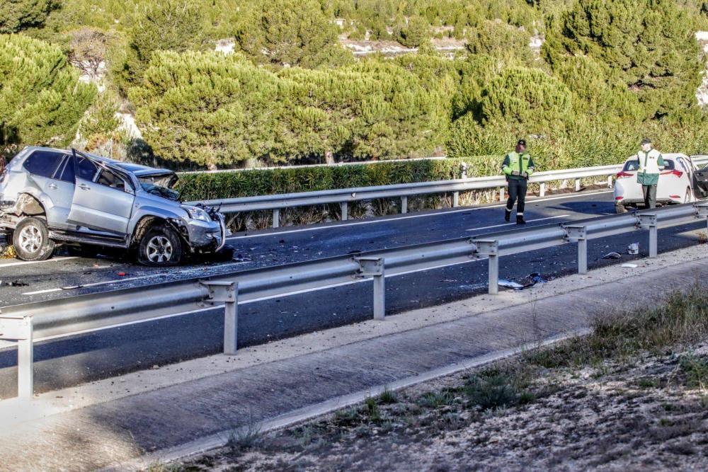 Un kamikaze provoca un accidente con dos muertos entre Tibi y Castalla.