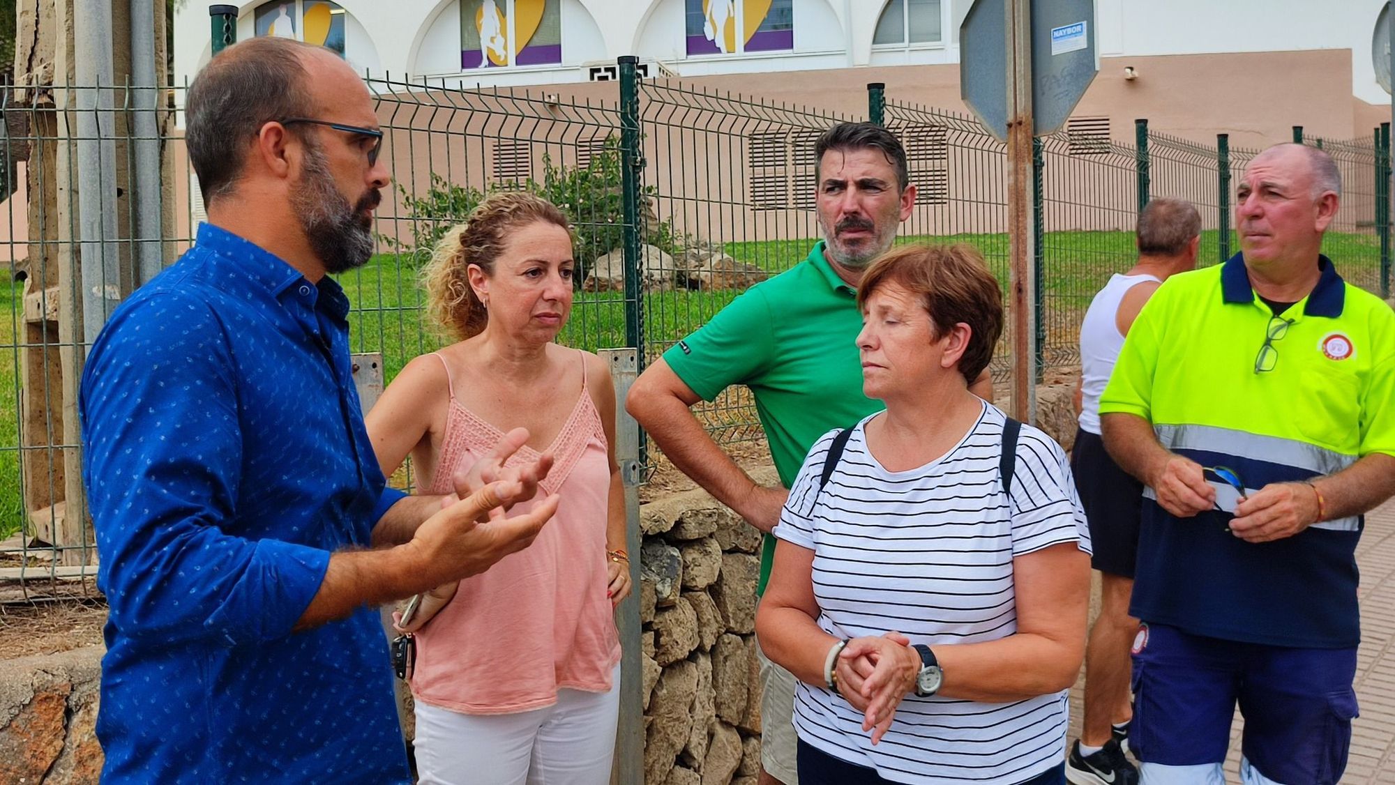 Once heridos la volcar un tren turístico en Mallorca