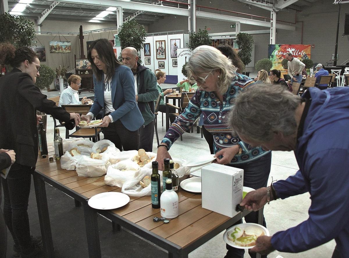 Pormoción. Una de las actividades organizadas para difundir las propiedades de los aceites de la DOP de Lucena.