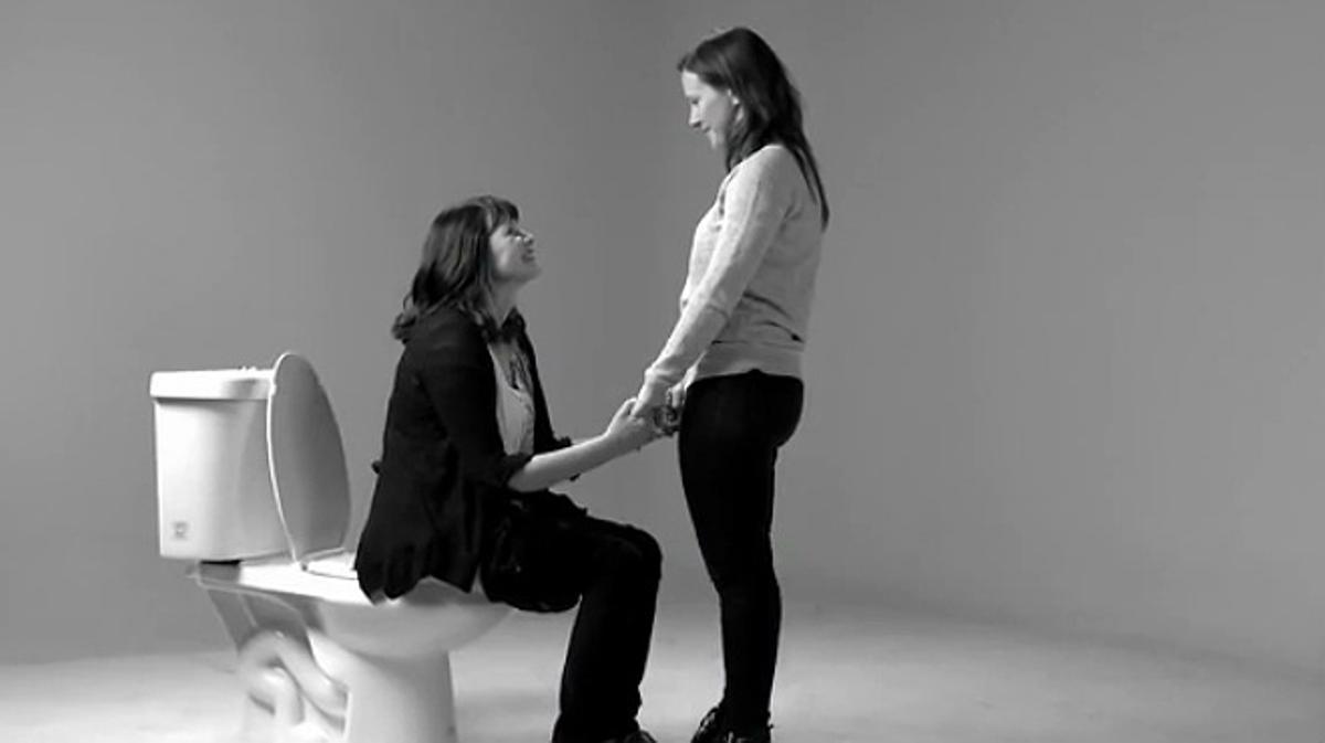 La versió més gamberra, potser, del vídeo ’First kiss’.