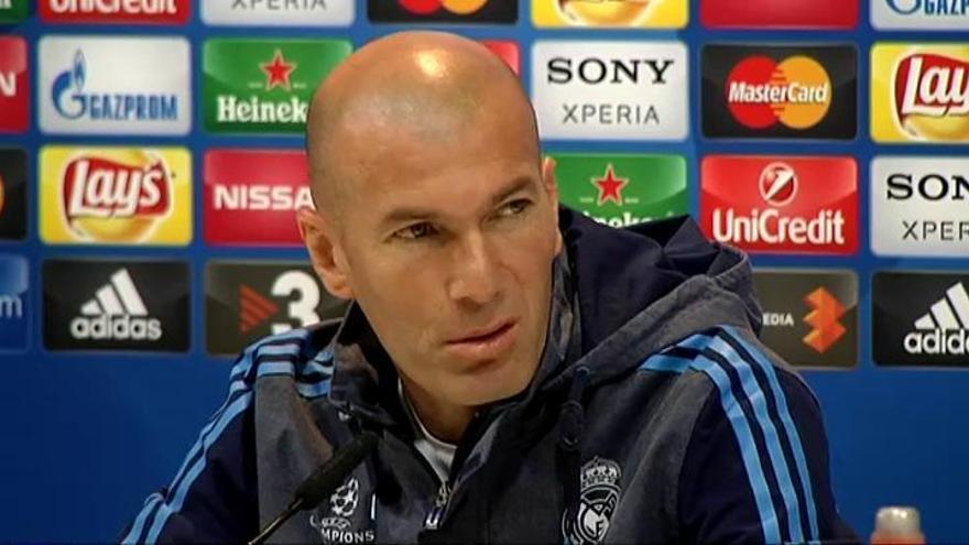 Zidane: "Los jugadores están muy metidos y eso me quita presión"