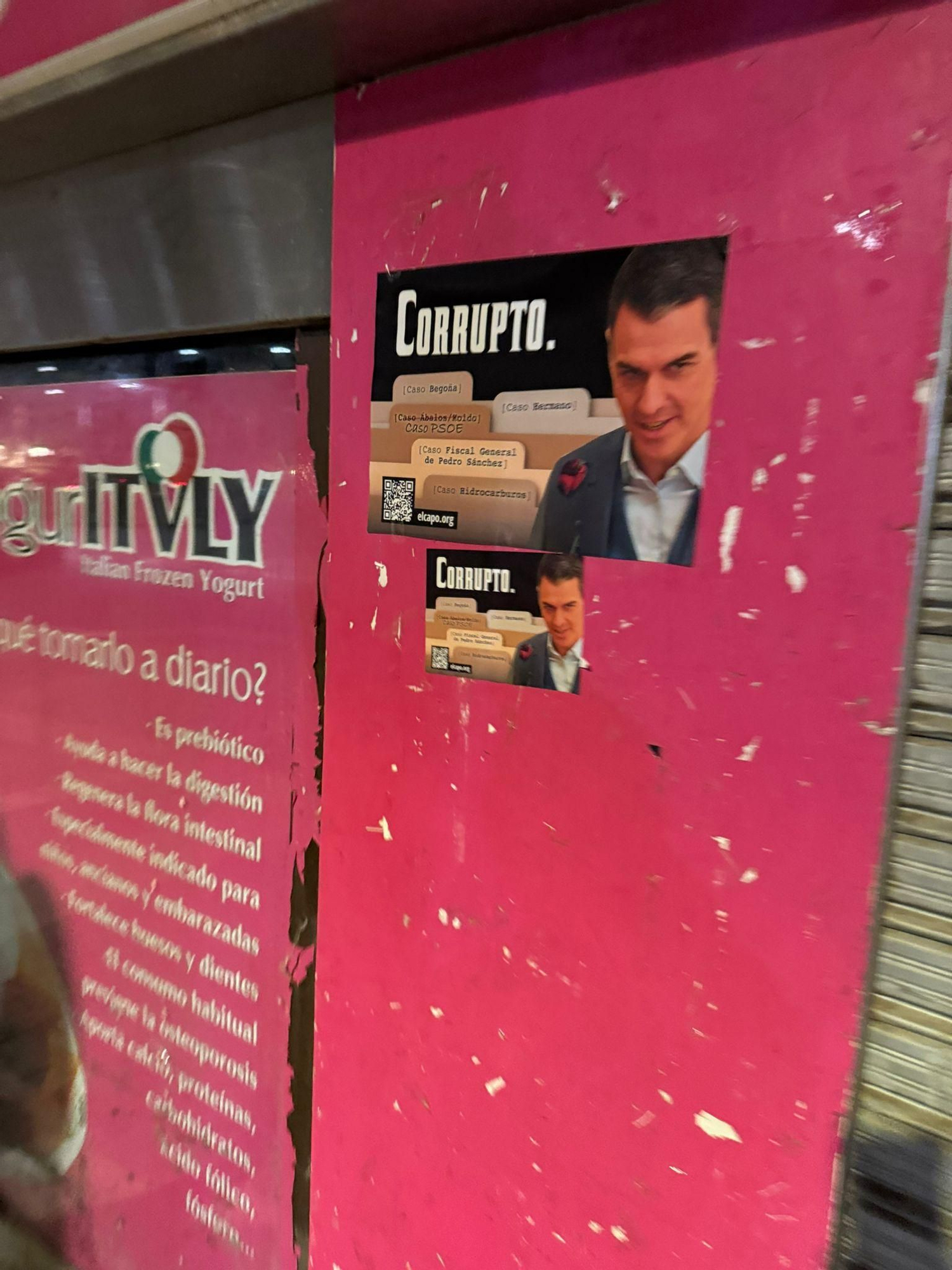 Galería de fotos: Castellón amanece plagada de pancartas en las que se señala a Pedro Sánchez como "corrupto"