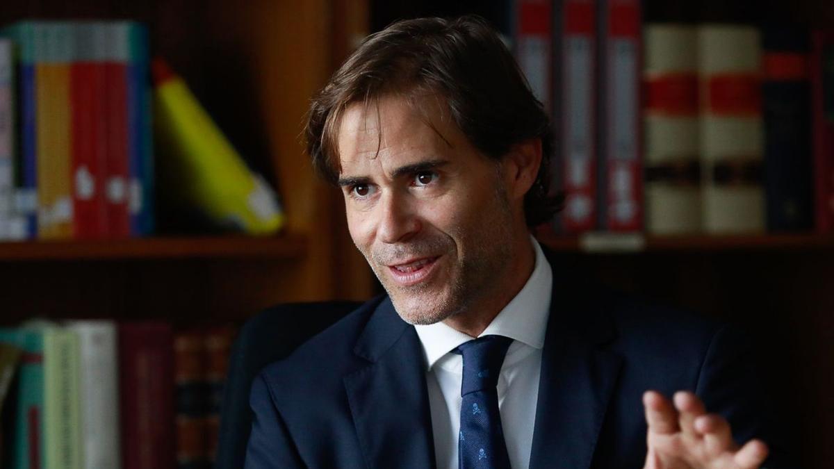 El juez decano, Sergio González.