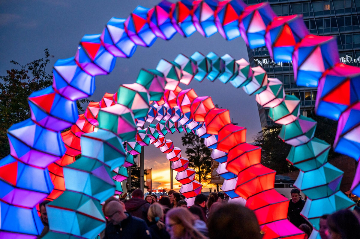 'El Regalo', estrella de las luces navideñas de Madrid.