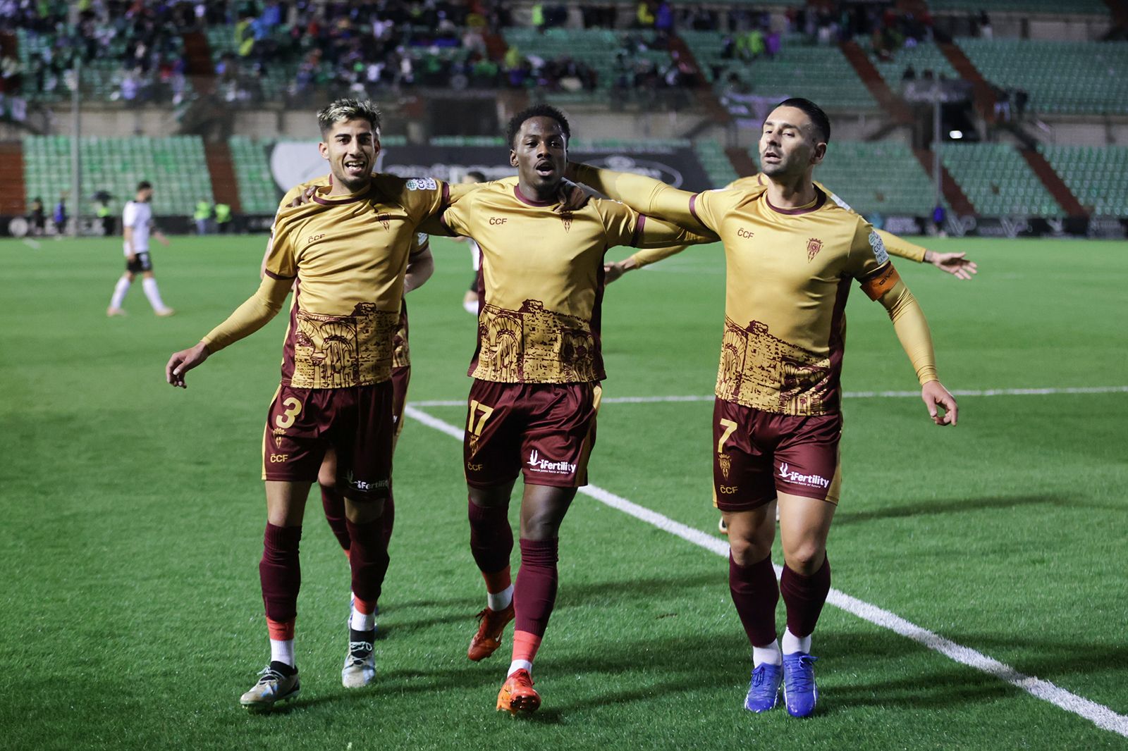 Mérida-Córdoba CF: las imágenes del partido en el Estadio Romano