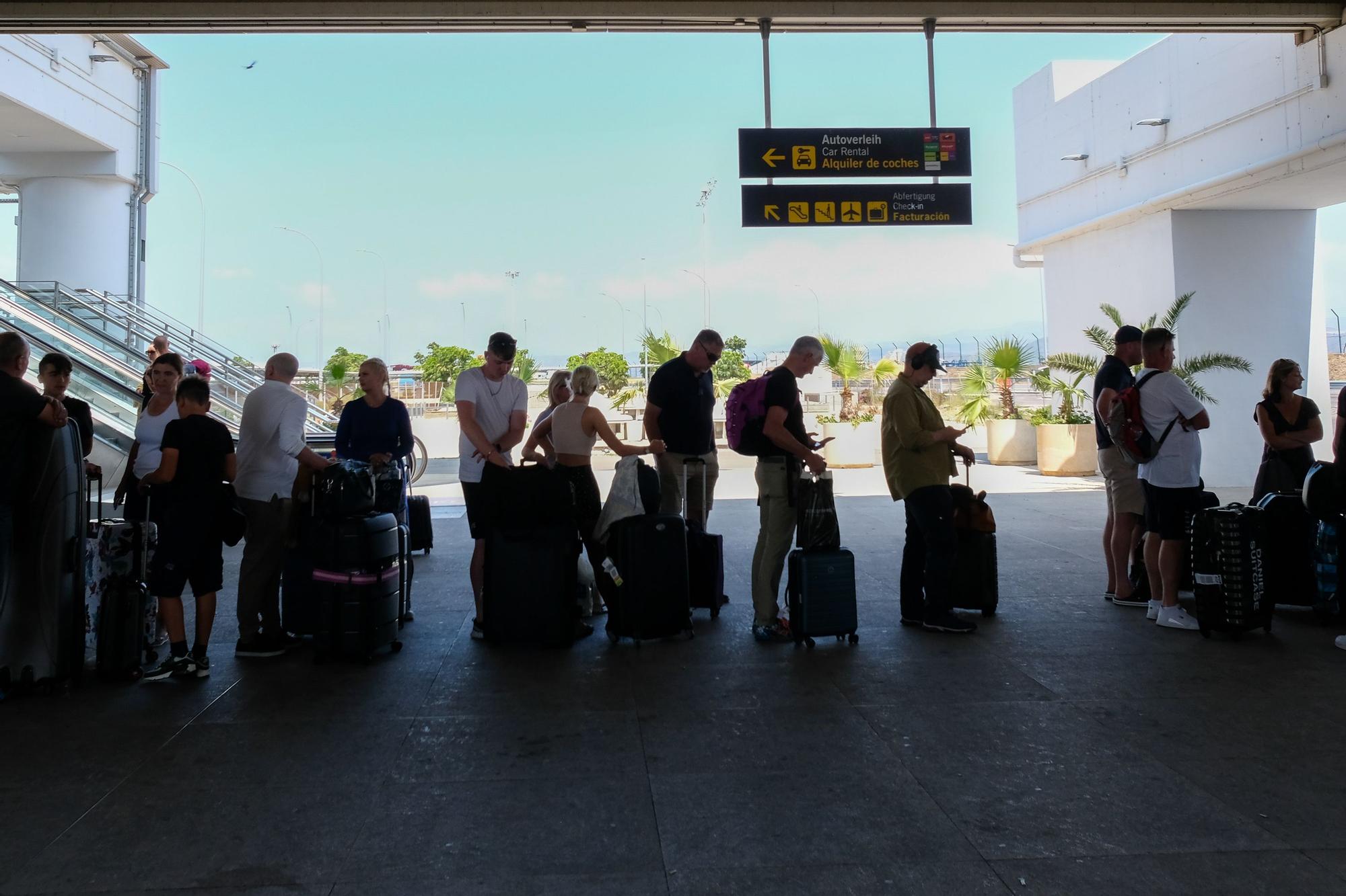 Comienza julio con el aeropuerto de Málaga lleno