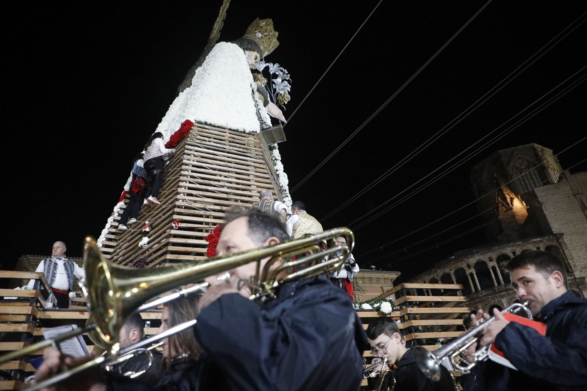 Búscate el primer día de Ofrenda por la calle Quart (de 21.00 a 22.00 horas)