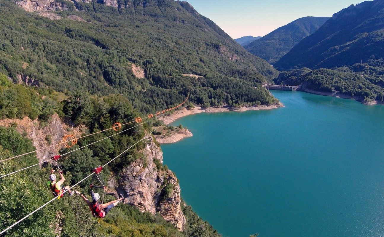 Espectacular viaje en tirolina en el Valle de Tena