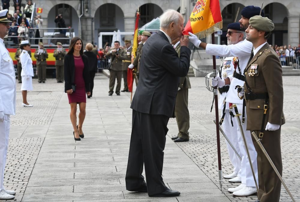 Ceremonia civil de jura de bandera en María Pita