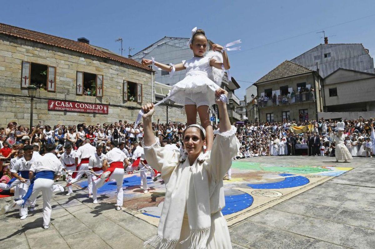 Una de las «penlas» durante la tradicional danza. | P.H.G.