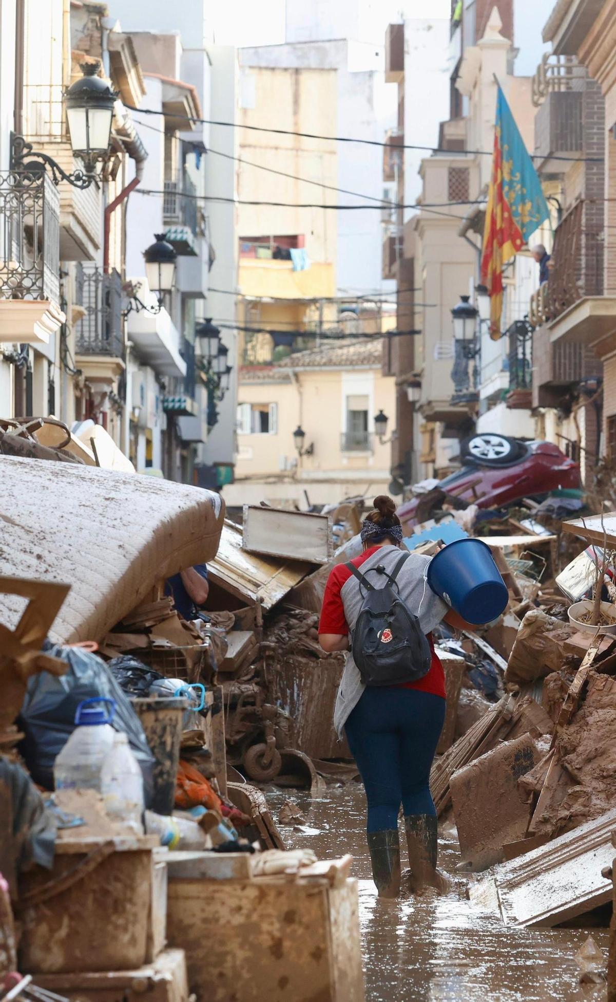 La calle Lepanto de Paiporta, una semana después de la DANA.