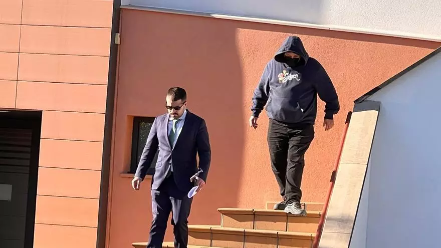 VÍDEO: En libertad con cargos el hijo de la mujer fallecida en Asturias, al que se le imputa maltrato y atentado al personal sanitario