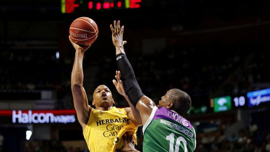 El Unicaja se impone en un final de infarto