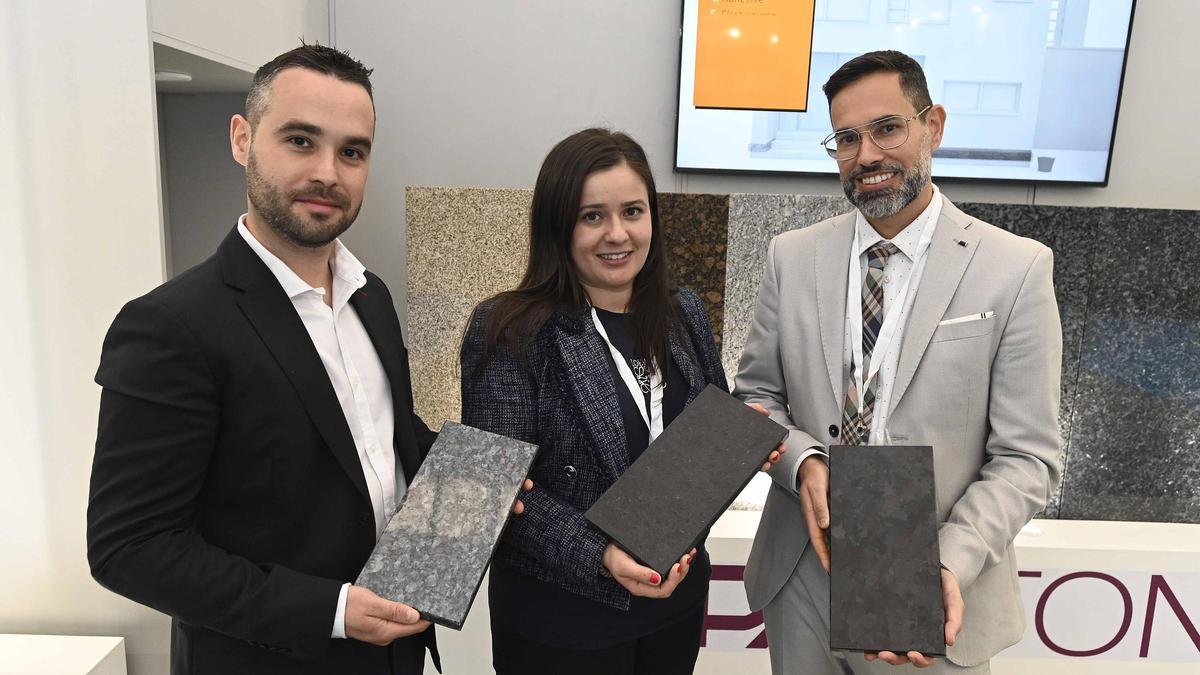 Parte del equipo de Cupa, en la feria Stonegal.