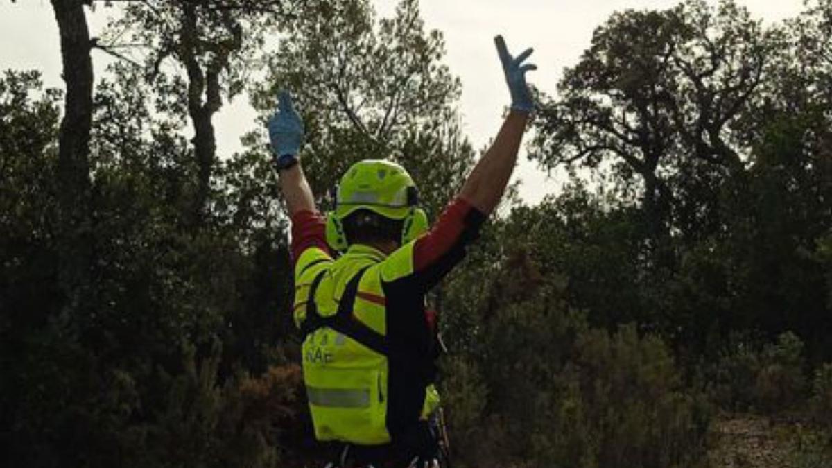 Rescat del ciclista en helicòpter. | BOMBERS DE LA GENERALITAT