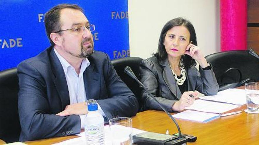 Luis Enrique García y Pilar Martínez, ayer, durante la rueda de prensa.